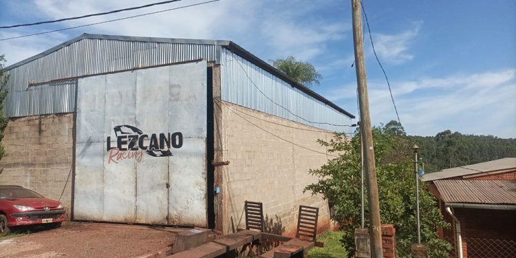 DE CERO. La víctima se lamentó perder en pocos minutos el sacrificio de muchos años de trabajo como mecánico.