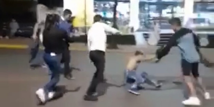 REPERCUSIÓN. La filmación de la golpiza callejera se viralizó.