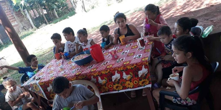 VULNERABILIDAD. Por día se estima que cerca de 50 personas asisten a los distintos merenderos de Eldorado.