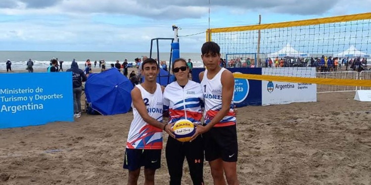 CONFIANZA. Facundo y Marcos entrenaron con el plantel argentino en la última concentración en Rosario.