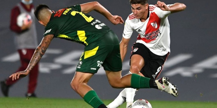 PARECIDOS. Se enfrentan dos conjuntos que tienen el arco rival entre ojo y ojo.