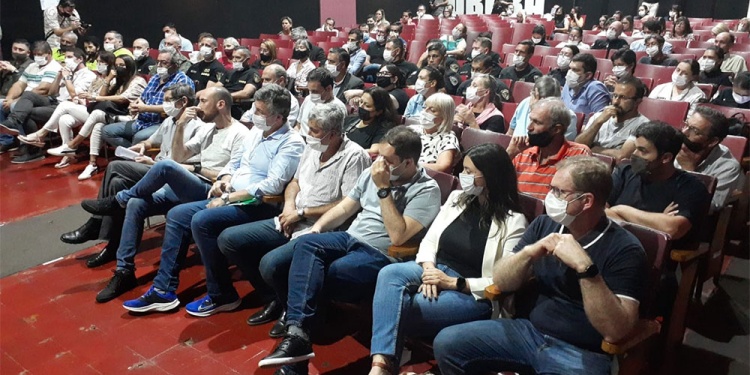 PREOCUPACIÓN La Defensoría del Pueblo en la reunión para tratar el tema y buscar soluciones conjuntas.