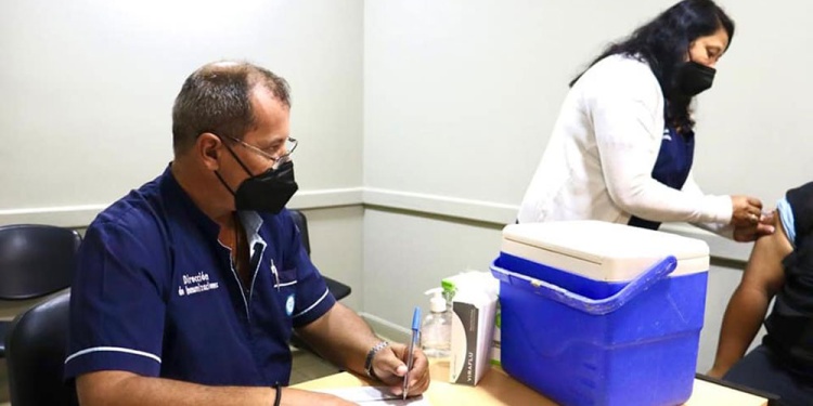 REFORZAR. Recuerdan que vacunarse es la mejor forma de prevenir.