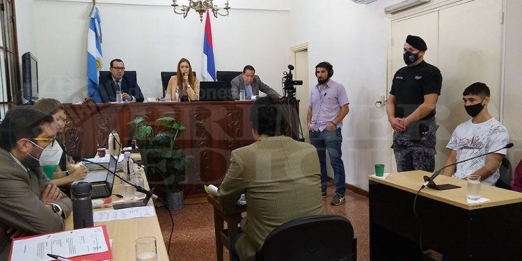 INFORME. El perito psiquiatra al momento de explicar las conclusiones del estudio al imputado al Tribunal.