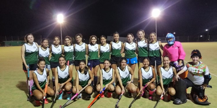 TODO LISTO. Las jugadoras que viajarán a Entre Ríos para representar a la provincia en el Regional NEA.