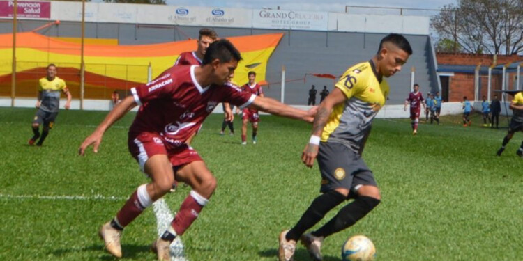 NUEVO DESAFÍO. Crucero visita a Defensores en San Nicolás. En el último juego entre ambos empataron 1 a 1.