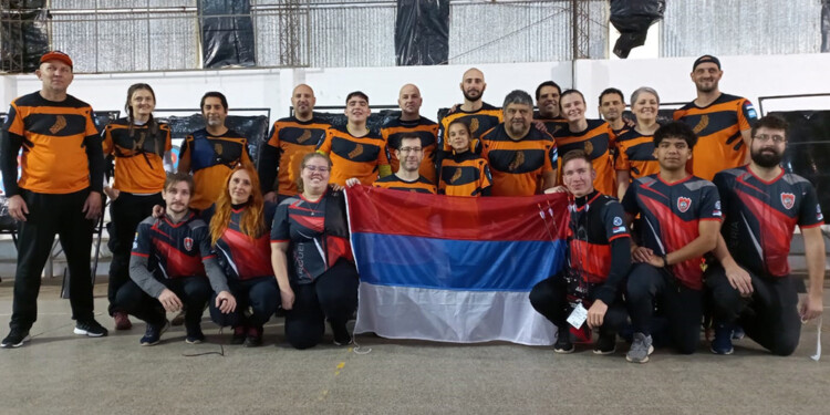LA BANDA. Los misioneros presentes en la competencia de FATArco que reunió a 60 arqueros de Misiones, Santa Fe, Chaco, Corrientes y Entre Ríos.