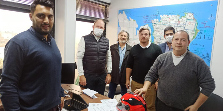 POSITIVO. Autoridades de la Comuna, del Deliberativo y representantes de los motociclistas analizaron propuestas para ordenar el estacionamiento (Gentileza MMA)