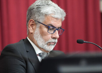 Siguen en cualquiera, nuestra editorial de hoy