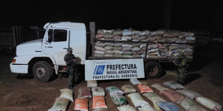 Nuevo golpe al contrabando de soja en Misiones: decomisaron más de 20 toneladas
