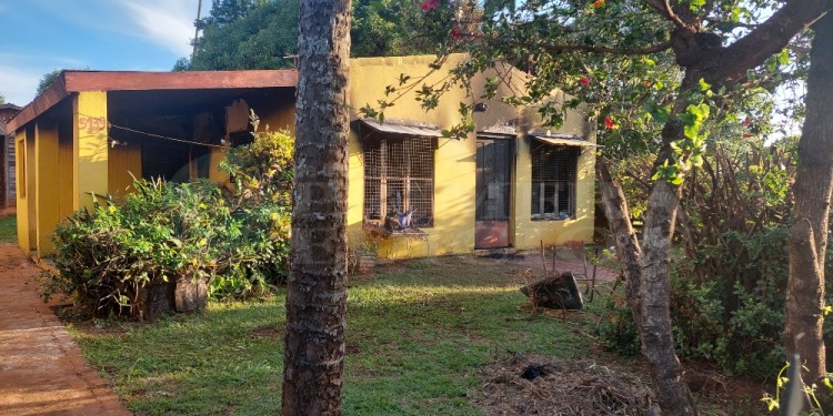 CALLE 20 DE JUNIO. La vivienda de la chacra 105 ardió de manera intencional el pasado lunes por la noche.