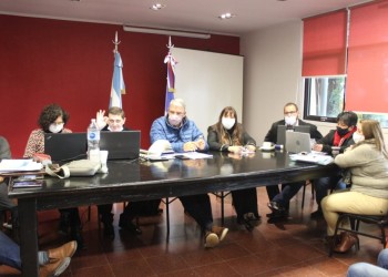 La Mesa de Diálogo Docente acordó un aumento salarial que va del 28 al 30%