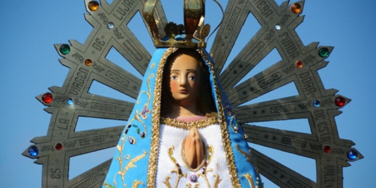 PATRONA DE LA ARGENTINA. La Virgen Nuestra Señora de Luján es una de las advocaciones con la que se venera la figura de la Virgen María.