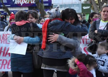 Cientos de personas marcharon en Posadas por justicia para la taxista Claudia Benítez
