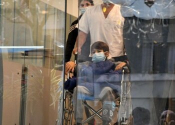 Dieron de alta al niño que recibió un trasplante de hígado tras sufrir hepatitis aguda