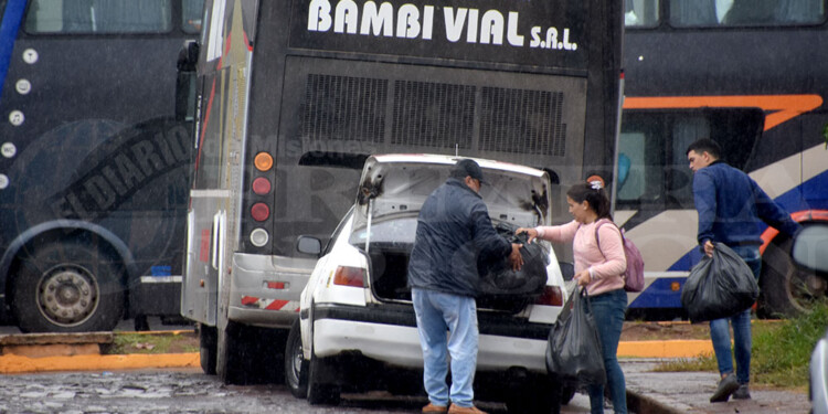 VARIOS MICROS. En algunas zonas de Posadas se observan entre 10 y 12 colectivos por día.