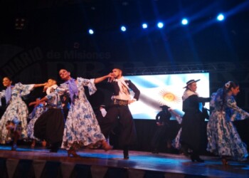 Galería: postales de la Vigilia del 25 de Mayo en Posadas