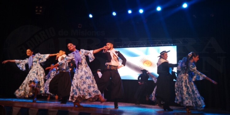 Galería: postales de la Vigilia del 25 de Mayo en Posadas