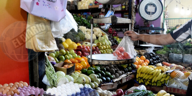 LEJANO. El programa estatal para contener la inflación se cumple apenas en mayoristas, en las despensas ni lo perciben.