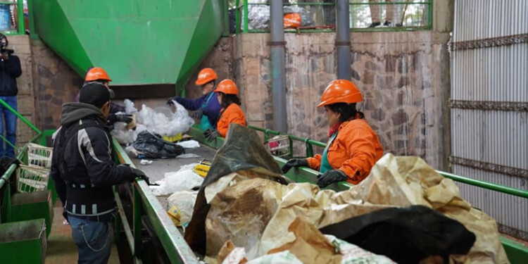 PLANTA DE SEPARACIÓN DE RESIDUOS. Hace un tiempo volvió a funcionar con mejoras e intentan mantenerla.