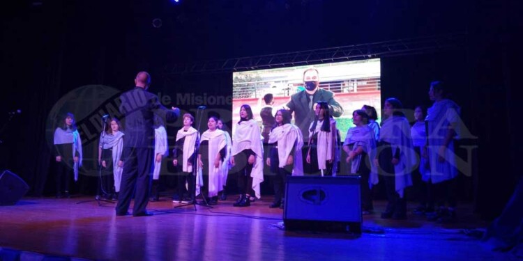 Comenzó la tradicional Vigilia del 25 de Mayo en Posadas