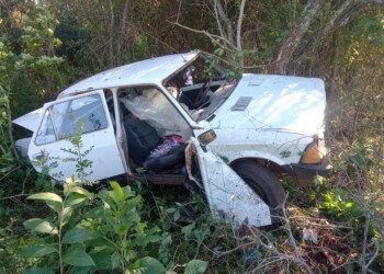 Familia se salvó de milagro en un violento despiste