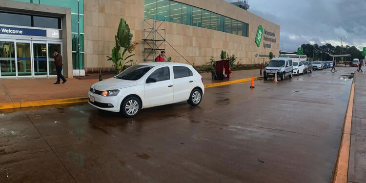 PREPARADOS. El Aeropuerto Internacional de Iguazú tendrá desde el 16 de junio un incesante movimiento de vuelos durante gran parte del día, incluso un último servicio durante la madrugada.