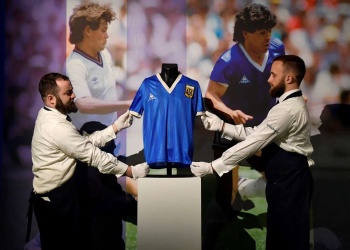Se subastó la camiseta de “la mano de Dios” de Maradona: ¿Quién la ganó?