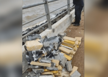 Descubren paquetes de droga flotando en el Paraná