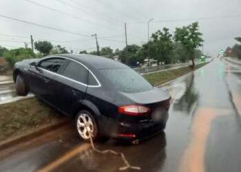 Jóvenes terminaron arriba del bulevar de la ex213