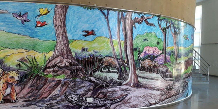 BIODIVERSIDAD. El mural de Hugo Viera dará la bienvenida a los niños en el espacio lúdico del Parque Santa Ana.