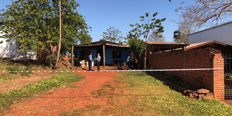 LA ESCENA. La víctima estaba por almorzar en su casa cuando recibió el disparo.