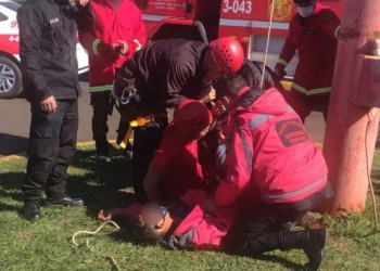 Posadas: rescatan a joven que amenazaba con tirarse desde una torre de 40 metros