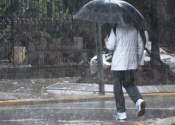 Lluvias y tormentas para hoy, pero comienza a mejorar mañana