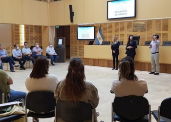 Capacitan en Lengua de Señas Argentinas al personal del Tribunal Electoral