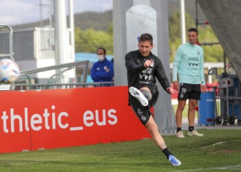 Con Messi, la Selección Argentina tuvo su primera práctica en Europa