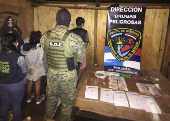 Desmantelaron un narcokiosco que atendían una madre y su hija