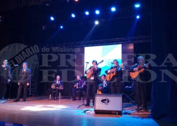 Comenzó la tradicional Vigilia del 25 de Mayo en Posadas