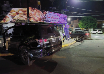 Detuvieron a conductor que chocó a una camioneta y se resistió al test de alcoholemia