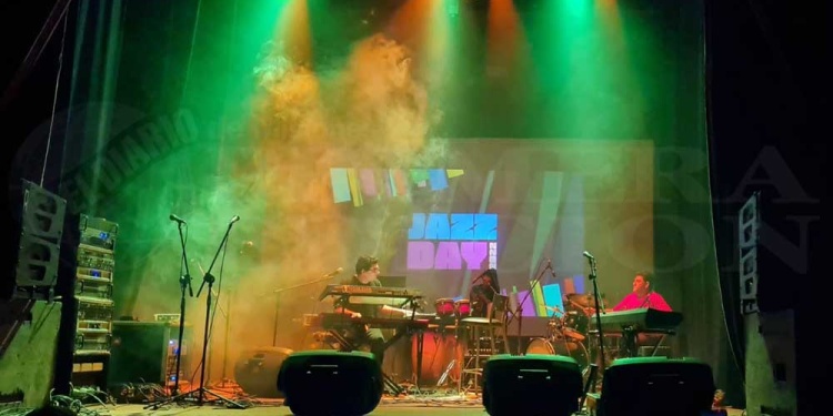 INNOVADOR. El dúo "Jugo de Tigre" desplegó sonidos jazzeros y rockeros con un toque experimental.