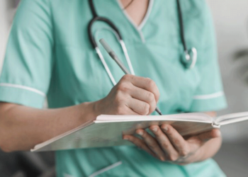 Día de la Enfermería: la profesionalización y la precariedad de los salarios