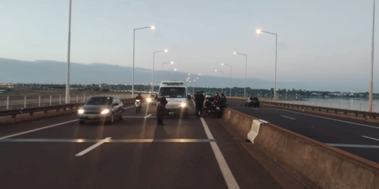 El conductor resultó con golpes y heridas de distinta consideración.