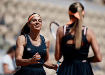 Sabatini volvió a Roland Garros junto a Gisela Dulko con un espectacular triunfo en el debut