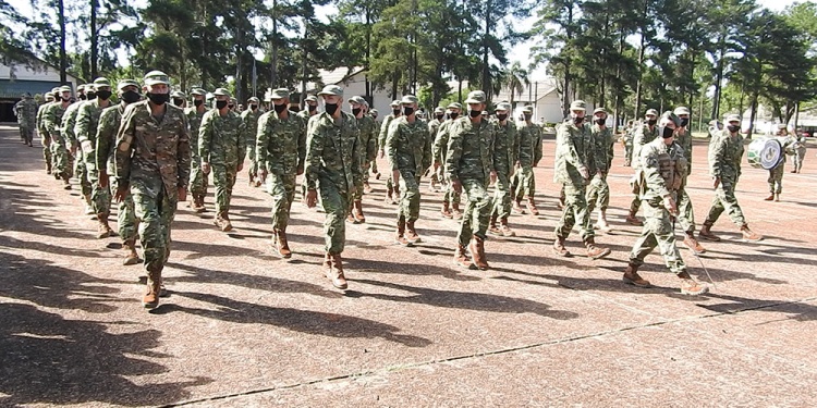 OPCIONAL. Hoy el Ejército recluta aspirantes en forma voluntaria.