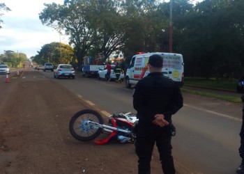 Choque entre camión y motocicleta dejó un herido en Jardín América
