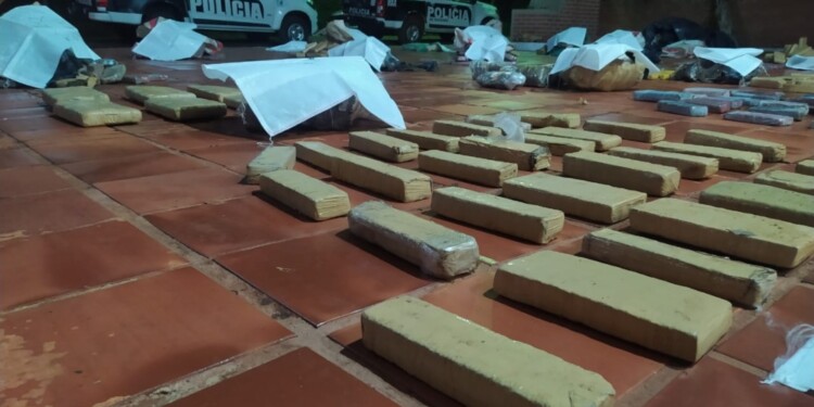 Secuestraron más de media tonelada de marihuana en Pozo Azul