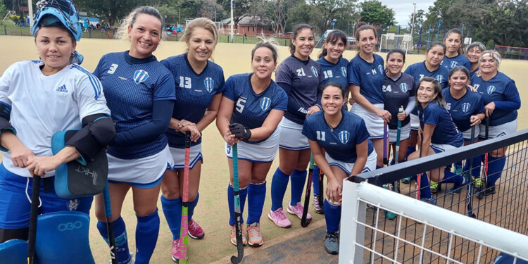 FELICES. El plantel de Luz y Fuerza consiguió una nueva victoria y se mantiene en lo más alto de la tabla.