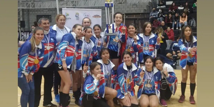 CORONADAS DE GLORIA. Las chicas de Gimnasia volvieron con todo tras el parate. Futuro asegurado para Misiones.