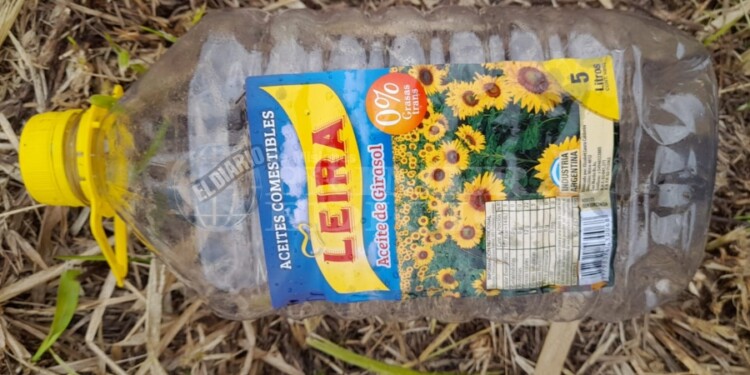 Vuelco de camión que transportaba aceite: así fue el rescate del conductor