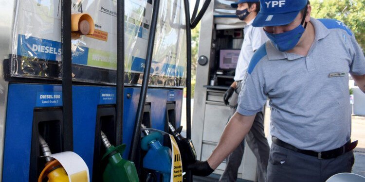 Los litros adicionales estarán disponibles en toda la provincia menos en las estaciones YPF de Posadas, Iguazú y Bernardo de Irigoyen, según el Gobierno.